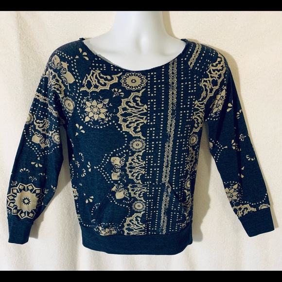 NWOT Alternative Earth Navy & Cream Sweatshirt - Picture 1 of 4